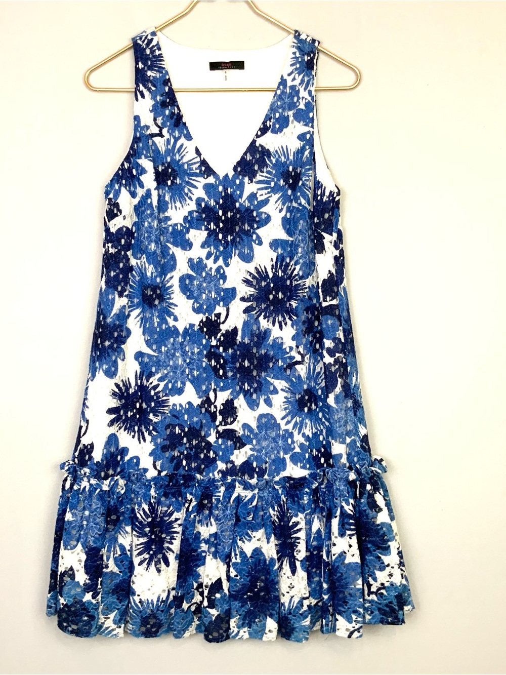 Trina Turk Sz Small Blue White Floral Lace Eyelet Sleeveless Ruffle Hem Dress